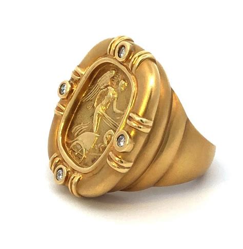 Seidengang 18k Yellow Gold Goddess NIKE Cameo Ring with 4 